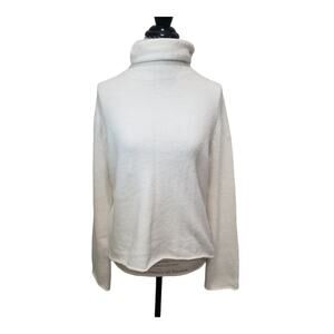 CATO White Pullover Turtle Neck Long Sleeved Sweater | Size Large